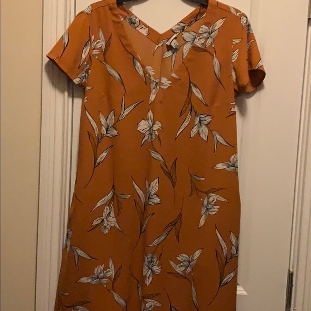 Short sleeved dress